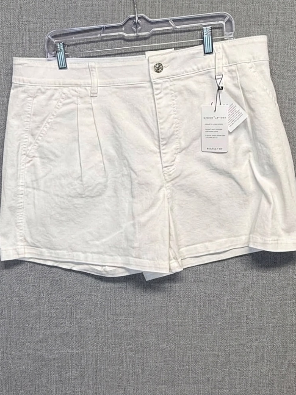 Gibson * Latimer White Pleated Shorts Size 16 Perfect Fit Career Casual Preppy